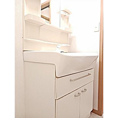 アルハンブラ二番館 201【管理NO：1-013005702-02010】 ★家具家電は申し込み後に搬入します★の物件画像