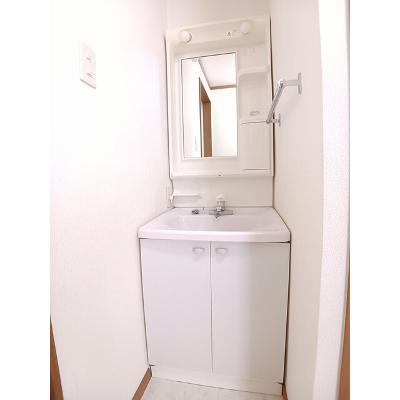 シャン・ド・フルール 201【管理NO：1-010235401-02010】 ★家具家電は申し込み後に搬入します★の物件画像