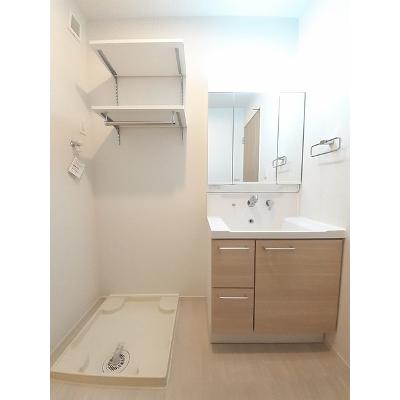フローリッシュ　Ｅａｓｔ 201【管理NO：1-026908801-02010】 ★家具家電は申し込み後に搬入しますの物件画像