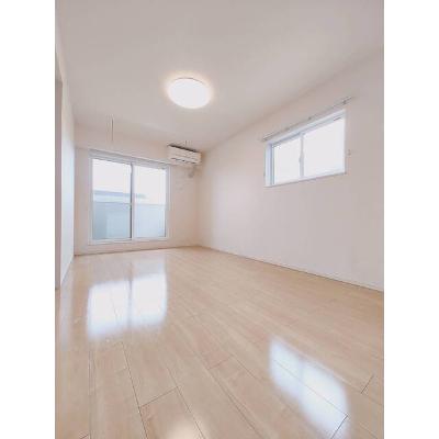 カルミア　Ⅱ 203【管理NO：1-025444502-02030】 ★家具家電は申し込み後に搬入します★の物件画像