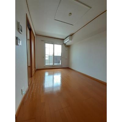 エストレーブ里　Ⅱ 203【管理NO：1-013616201-02030】 ★家具家電は申し込み後に搬入します 2026年07月下旬入居可能の物件画像