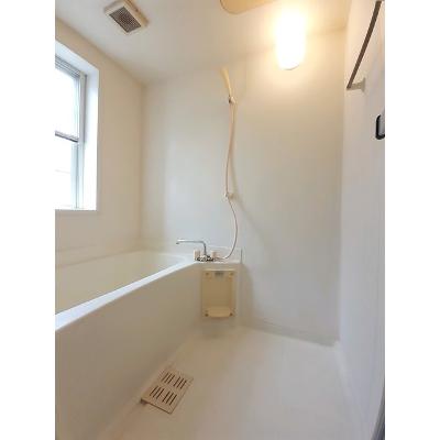ポートハイツ２号館　Ａ棟 202【管理NO：1-009397801-02020】 ★家具家電は申し込み後に搬入します★の物件画像