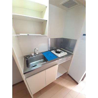 エクレール 302【管理NO：1-010164901-03020】 ★家具家電は申し込み後に搬入しますの物件画像