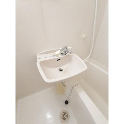 エクレール 302【管理NO：1-010164901-03020】 ★家具家電は申し込み後に搬入しますの物件画像