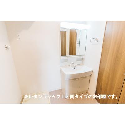 シャリオ　バシェ 201【管理NO：1-028588801-02010】 ★家具家電は申し込み後に搬入します 2026年08月下旬入居可能の物件画像