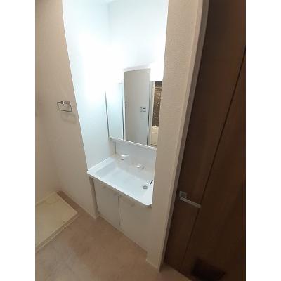 フルールデシャン　Ⅲ 102【管理NO：1-026904603-01020】 ★家具家電は申し込み後に搬入しますの物件画像