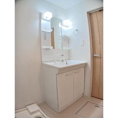 コリーヌＥ 201【管理NO：1-021409102-02010】 ★家具家電は申し込み後に搬入しますの物件画像