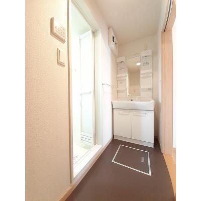 プロムナードⅤ 205【管理NO：1-016070901-02040】 ★家具家電は申し込み後に搬入しますの物件画像