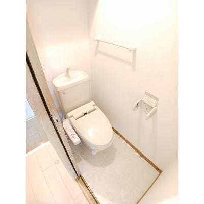 カルフールＢ．Ｃ白山 302【管理NO：1-014056301-03020】 ★家具家電は申し込み後に搬入します★ ★2026年09月中旬入居可能★の物件画像