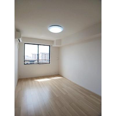 ＣＲＥＣＩＲ 302【管理NO：1-028182901-03020】 ★家具家電は申し込み後に搬入します★の物件画像