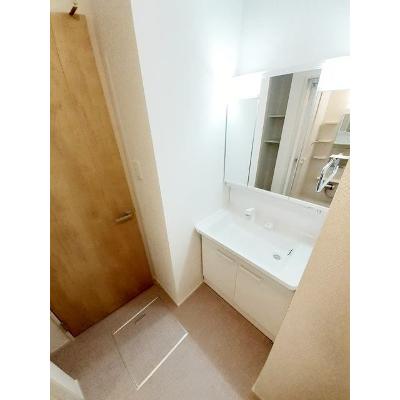 レイクサイド　エスポワール 202【管理NO：1-026898501-02020】 ★家具家電は申し込み後に搬入します★の物件画像