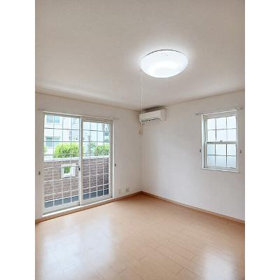 ミドルＢ 103【管理NO：1-015688402-01030】 ★家具家電は申し込み後に搬入します★の物件画像