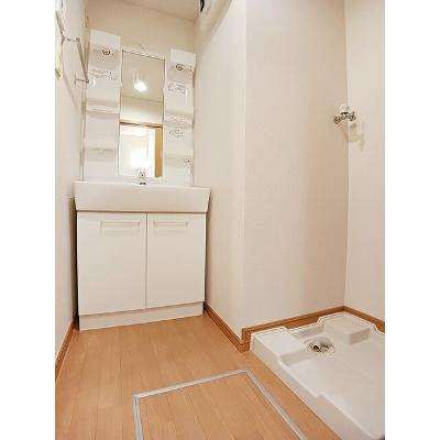 リバーシティーセイラ 201【管理NO：1-015340701-02010】 ★家具家電は申し込み後に搬入します★の物件画像