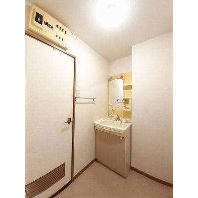 フローラルＹＭ 203【管理NO：1-005192401-02030】 ★家具家電は申し込み後に搬入しますの物件画像