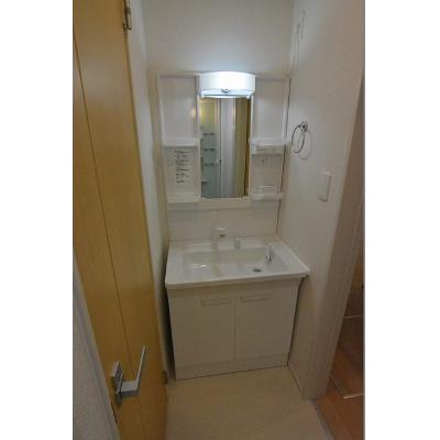 チロリアン　コッティ 102【管理NO：1-023208401-01020】 ★家具家電は申し込み後に搬入します 2026年08月中旬入居可能の物件画像