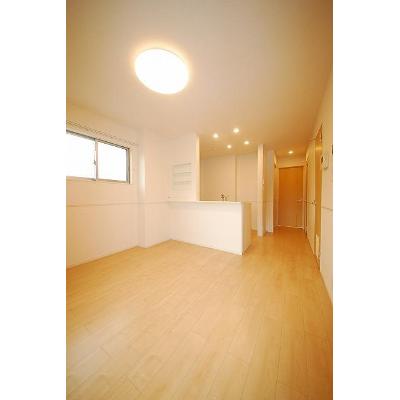 ベラ　ルーチェ　Ａ 101【管理NO：1-024445601-01010】 ★家具家電は申し込み後に搬入しますの物件画像