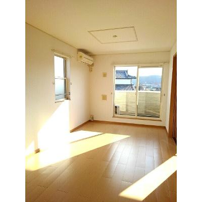 ルミ・ドゥ・カプージョ 201【管理NO：1-015280301-02010】 ★家具家電は申し込み後に搬入します★の物件画像