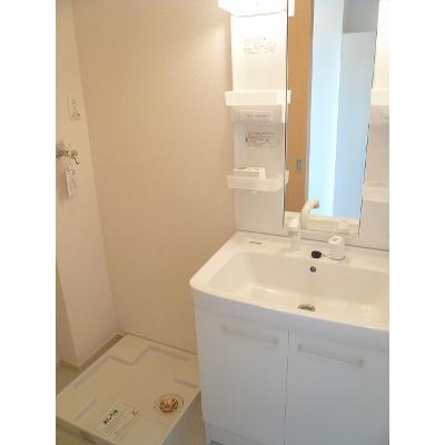 ラッフィナート 102【管理NO：1-018969401-01020】 ★家具家電は申し込み後に搬入します★の物件画像