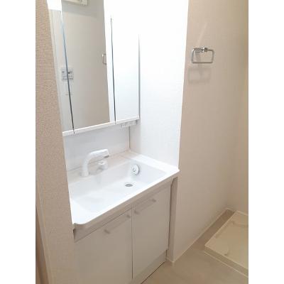 ルル・フルール　Ⅱ 104【管理NO：1-026950702-01040】 ★家具家電は申し込み後に搬入します★の物件画像