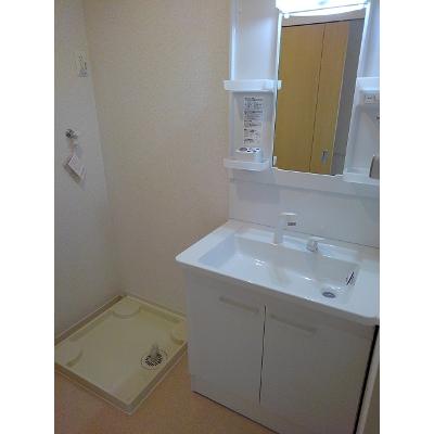 ホワイト・ベル 201【管理NO：1-023803801-02010】 ★家具家電は申し込み後に搬入します★の物件画像