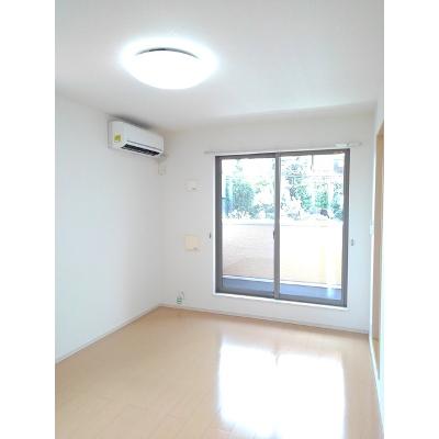 メイ・ピース 201【管理NO：1-018638701-02010】 ★家具家電は申し込み後に搬入します★の物件画像