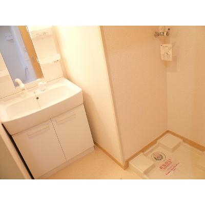 ガーデンコート　Ｃ 201【管理NO：1-015700103-02010】 ★家具家電は申し込み後に搬入します★の物件画像