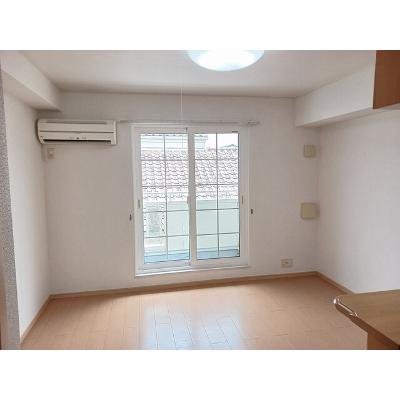 シェ・リュイ 203【管理NO：1-015441401-02030】 ★家具家電は申し込み後に搬入しますの物件画像