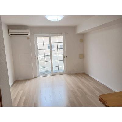 シェ・リュイ 104【管理NO：1-015441401-01040】 ★家具家電は申し込み後に搬入しますの物件画像