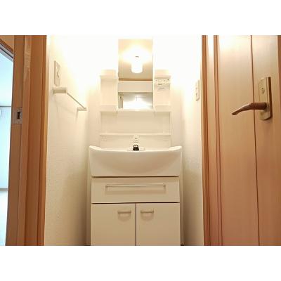 コリ－ヌ華Ⅱ 203【管理NO：1-012976702-02030】 ★家具家電は申し込み後に搬入しますの物件画像
