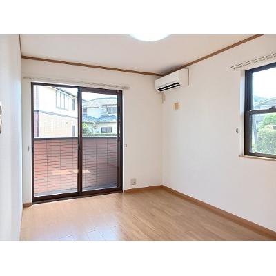 コリ－ヌ華Ⅱ 101【管理NO：1-012976702-01010】 ★家具家電は申し込み後に搬入しますの物件画像