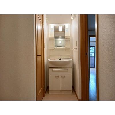 コリ－ヌ華Ⅱ 101【管理NO：1-012976702-01010】 ★家具家電は申し込み後に搬入しますの物件画像
