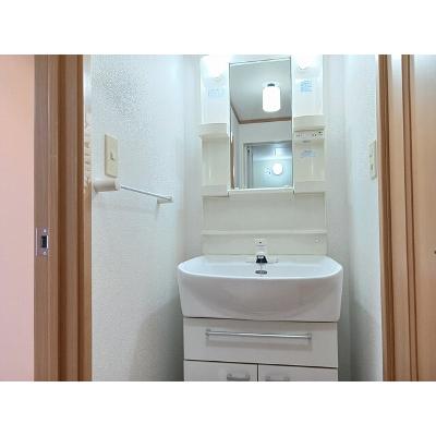 コリ－ヌ華Ⅰ 202【管理NO：1-012976701-02020】 ★家具家電は申し込み後に搬入しますの物件画像
