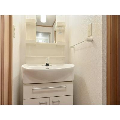 コリ－ヌ華Ⅰ 101【管理NO：1-012976701-01010】 ★家具家電は申し込み後に搬入しますの物件画像