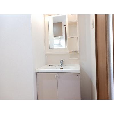 シャロム 301【管理NO：1-009438001-03010】 ★家具家電は申し込み後に搬入しますの物件画像