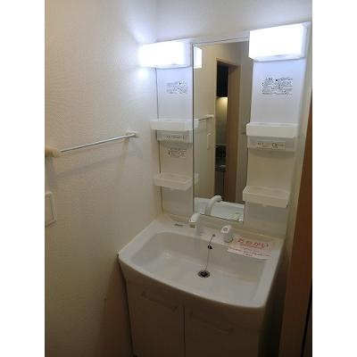 ローズヒルⅡ 201【管理NO：1-017441102-02010】 ★家具家電は申し込み後に搬入します 2026年08月中旬入居可能の物件画像
