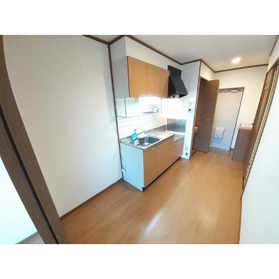 フラットＣＯＭ 202【管理NO：1-011463201-02020】 ★家具家電は申し込み後に搬入します 2026年07月上旬入居可能の物件画像