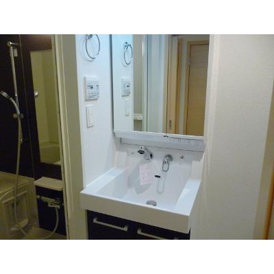 コンフィール 303【管理NO：1-018766801-03030】 ★家具家電は申し込み後に搬入します 2026年07月下旬入居可能の物件画像