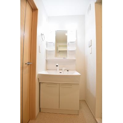 ローズ・ブローテＢ 203【管理NO：1-020718302-02030】 ★家具家電は申し込み後に搬入します★の物件画像