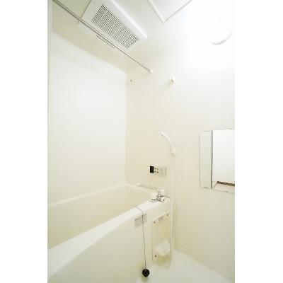 イノセント　プラーサ 101【管理NO：1-012013301-01010】 ★家具家電は申し込み後に搬入します★の物件画像