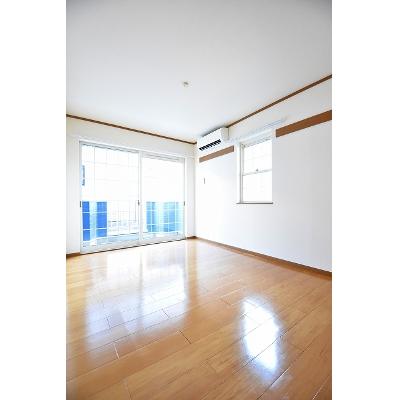 ソレアードプラーサⅤ 102【管理NO：1-010929202-01020】 ★家具家電は申し込み後に搬入します★の物件画像