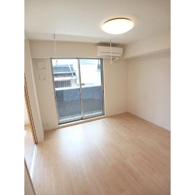 シャトレーポワリエ　Ⅳ　Ｂ 103【管理NO：1-024903502-01030】 ★家具家電は申し込み後に搬入します★の物件画像