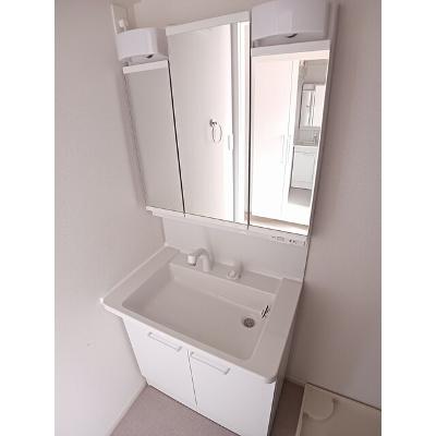 ブルゴーニュＣ 105【管理NO：1-024036203-01040】 ★家具家電は申し込み後に搬入しますの物件画像