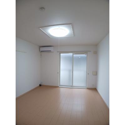 ミニヨンハウス 101【管理NO：1-016111601-01010】 ★家具家電は申し込み後に搬入します★の物件画像