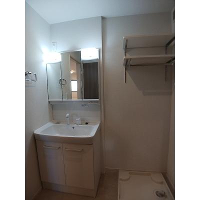 クレストⅠ 104【管理NO：1-028306901-01040】 ★家具家電は申し込み後に搬入します★の物件画像