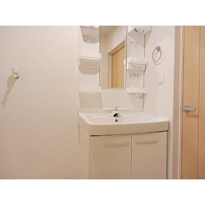 フローレル 201【管理NO：1-021357001-02010】 ★家具家電は申し込み後に搬入します 2026年07月下旬入居可能の物件画像