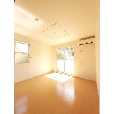 カーサ・アレグリア 104【管理NO：1-018190001-01040】 ★家具家電は申し込み後に搬入します★の物件画像