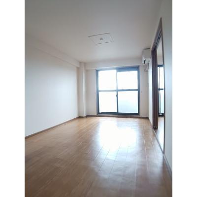 アクシスコート 302【管理NO：1-007701401-03020】 ★家具家電は申し込み後に搬入します★の物件画像