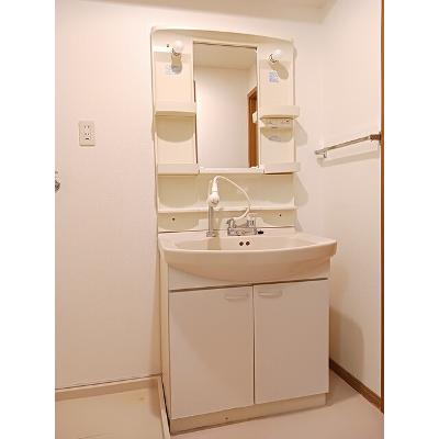 アクシスコート 302【管理NO：1-007701401-03020】 ★家具家電は申し込み後に搬入します★の物件画像