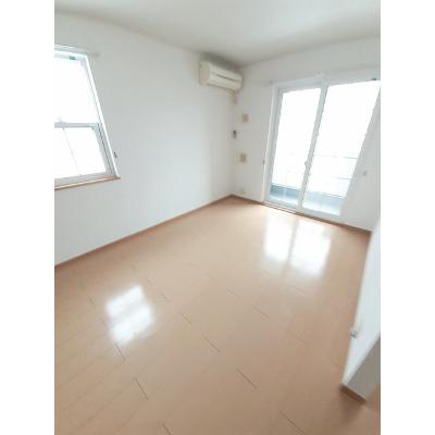 フレスクーラⅡ 102【管理NO：1-015069202-01020】 ★家具家電は申し込み後に搬入します★の物件画像