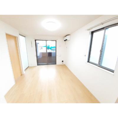 リヴェール　コート 104【管理NO：1-022471501-01040】 ★家具家電は申し込み後に搬入します★の物件画像